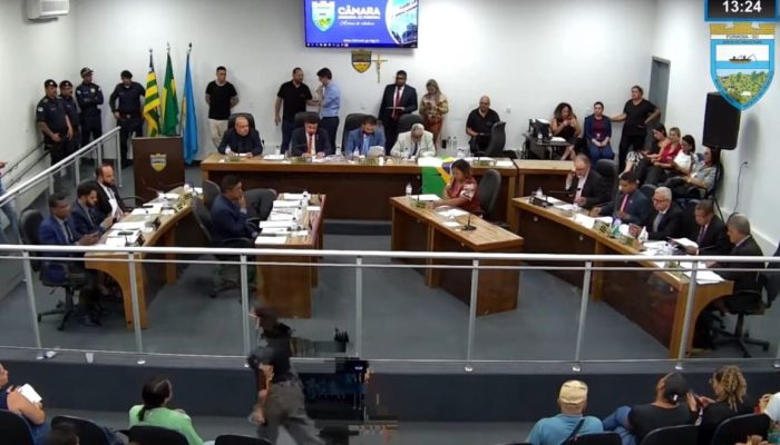 Câmara de Formosa aprova por unanimidade abertura de processo de cassação contra prefeita Simone Ribeiro